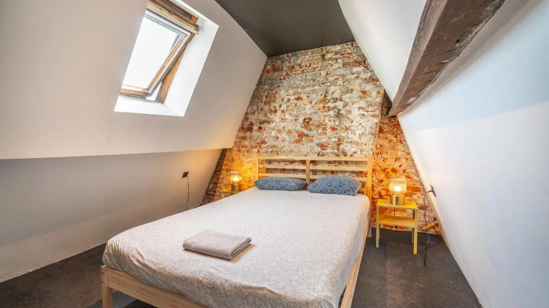 אנטוורפן Charming Two-Bedroom River Side Apartment